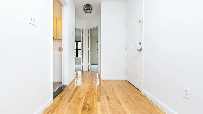 Rented by Nooklyn NYC LLC | media 4