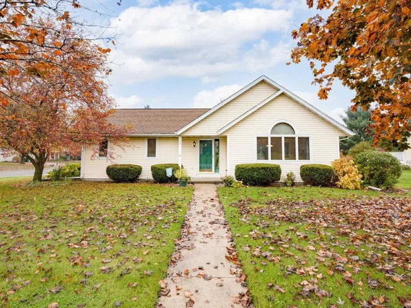 104 West Meadows Drive, Edgerton, WI 53534