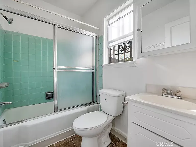 648 W 41st Dr — Photo 8