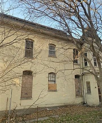 2nd image of 1021 Sylvanie St