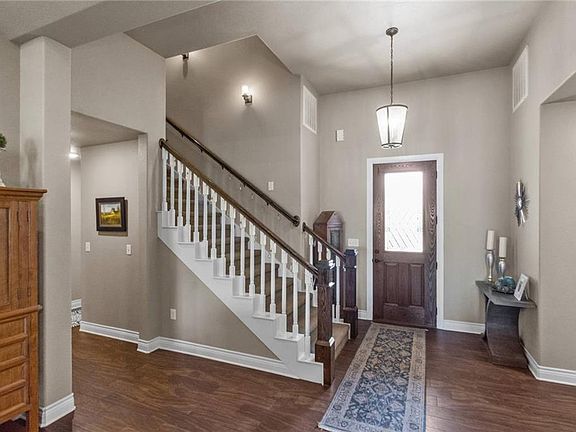 5th image of 100 Kailynne Ct