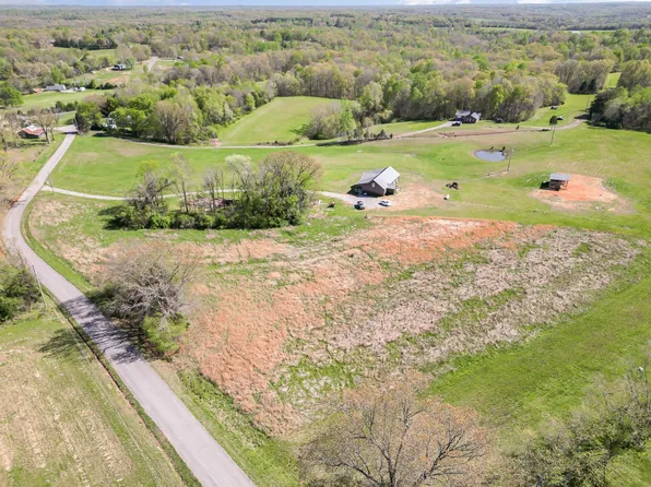 3 Batson Mill Rd, Charlotte, TN 37036