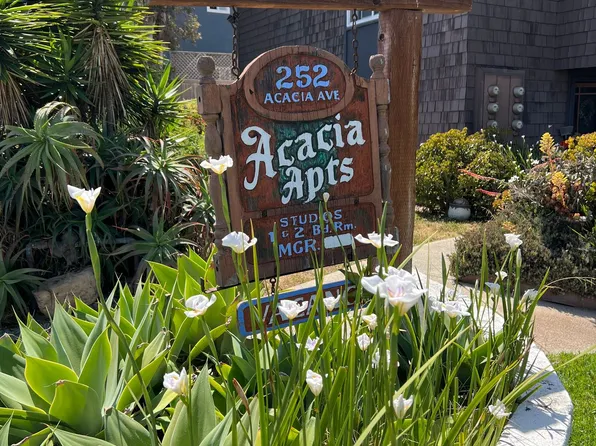 Sea Chase (Acacia Avenue), 252 Acacia Ave APT 220, Carlsbad, CA 92008