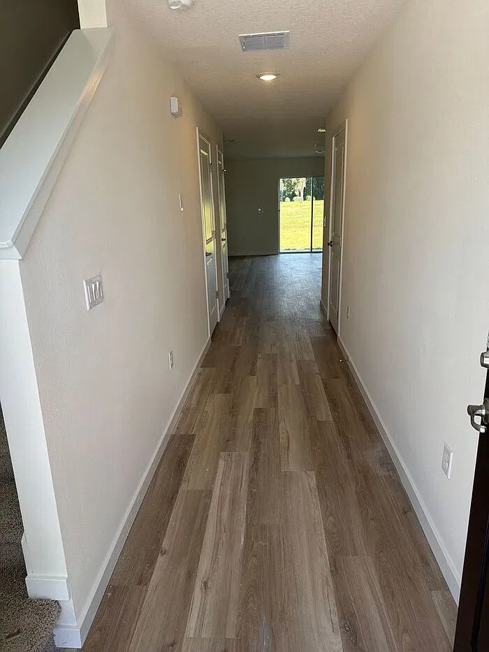 3 bed, 2.0 bath, 1463 sqft, $1,690 — Photo 2