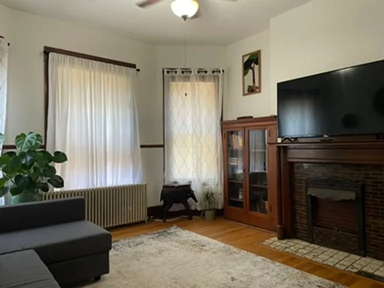 645 Grand Ave #1 — Photo 4