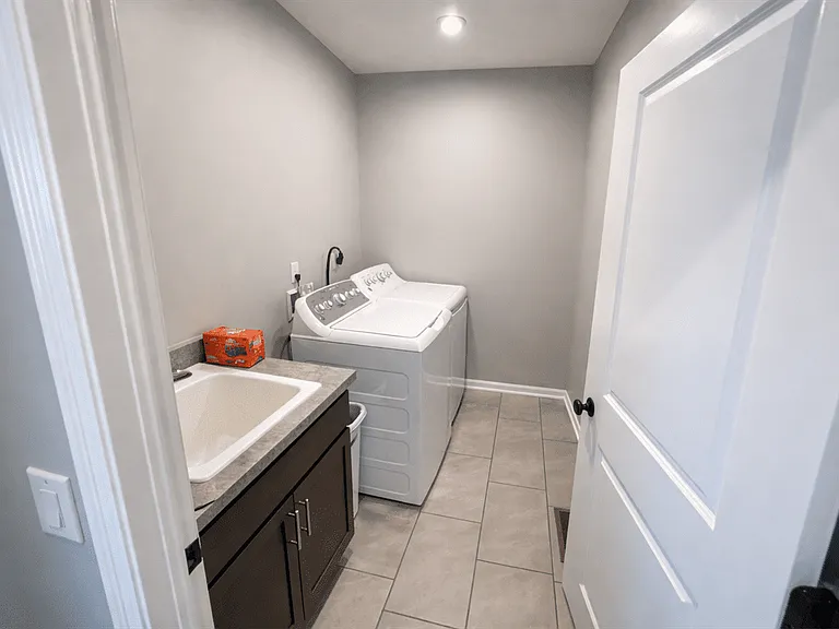 1290 Goldwell Dr — Photo 12
