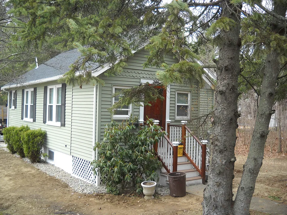 Main St