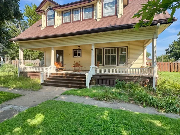 401 N Douglas Ave, Ellsworth, KS 67439