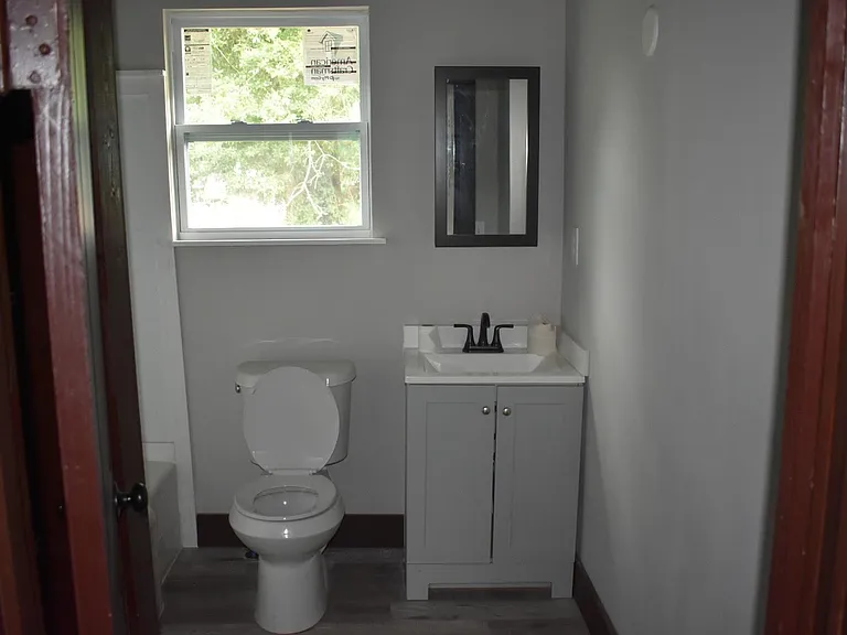1200 W Lee St — Photo 12