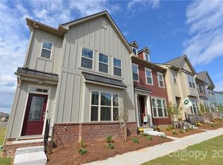 11024 Zac Hill Rd, Davidson, NC 28036