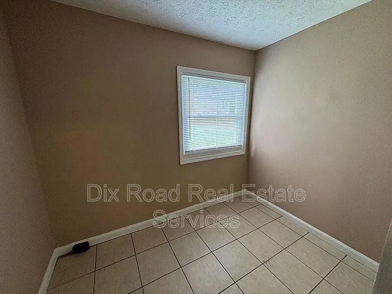 208 Garfield St — Photo 13