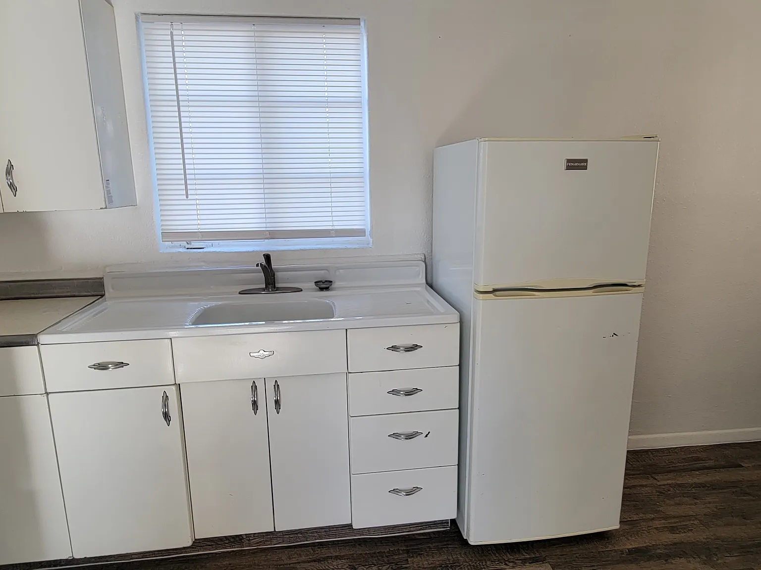Studio, $895 — Photo 3