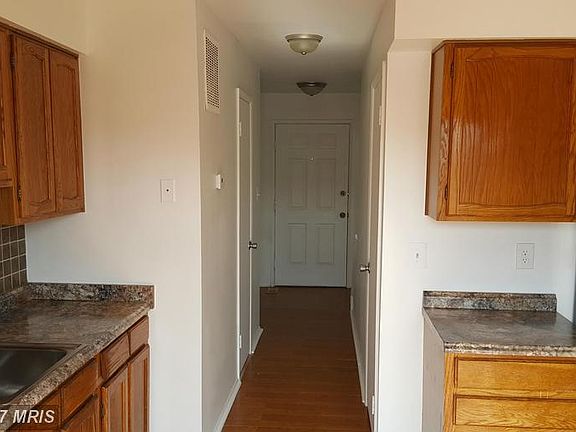 2nd image of 1965 Fountainbrook Ct