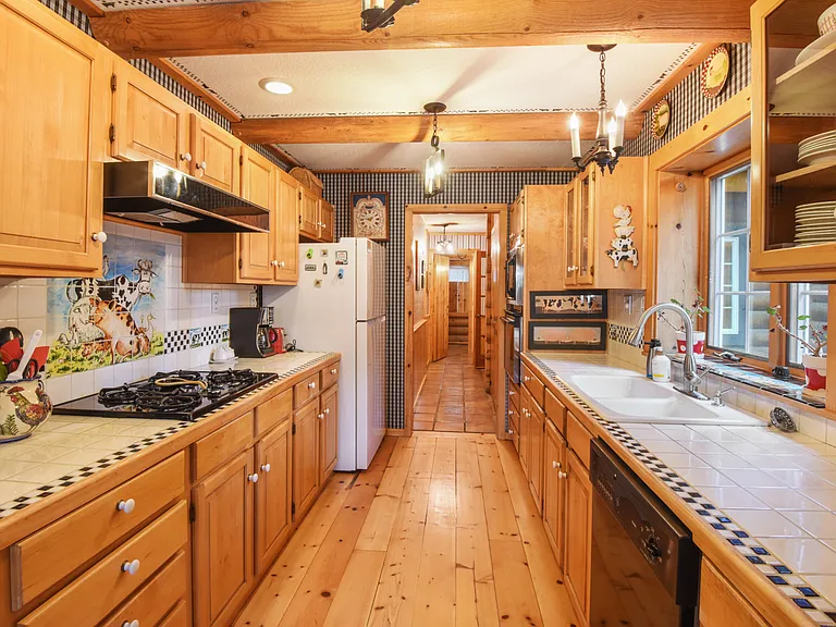 641 Chad Rd — Photo 26