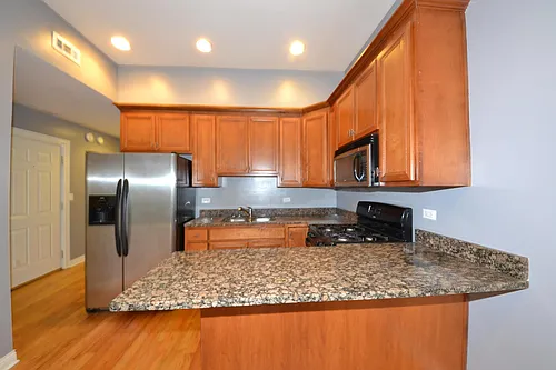 602 W 31st St #2N Photo 1