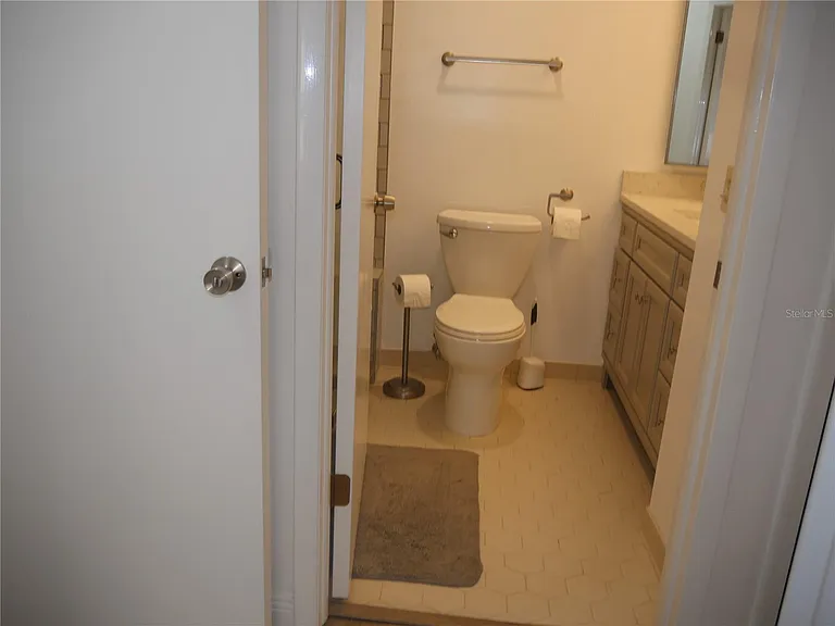 6165 Chesham Dr #5 — Photo 31
