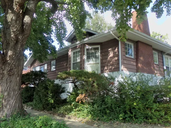 218 S Jackson St, Harrisburg, IL 62946