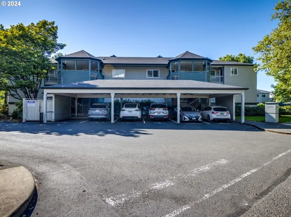 4990 S Landing Dr Unit 204, Portland, OR 97239