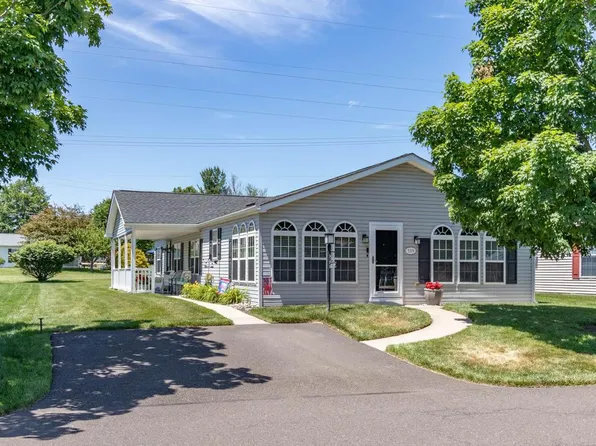 559 Spring Meadow Cir, New Hope, PA 18938