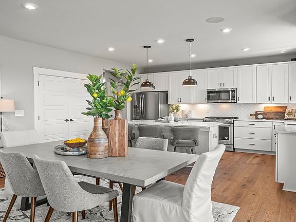 Cafe and Kitchen