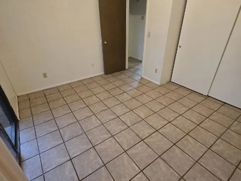 2784 N Columbus Blvd — Photo 16