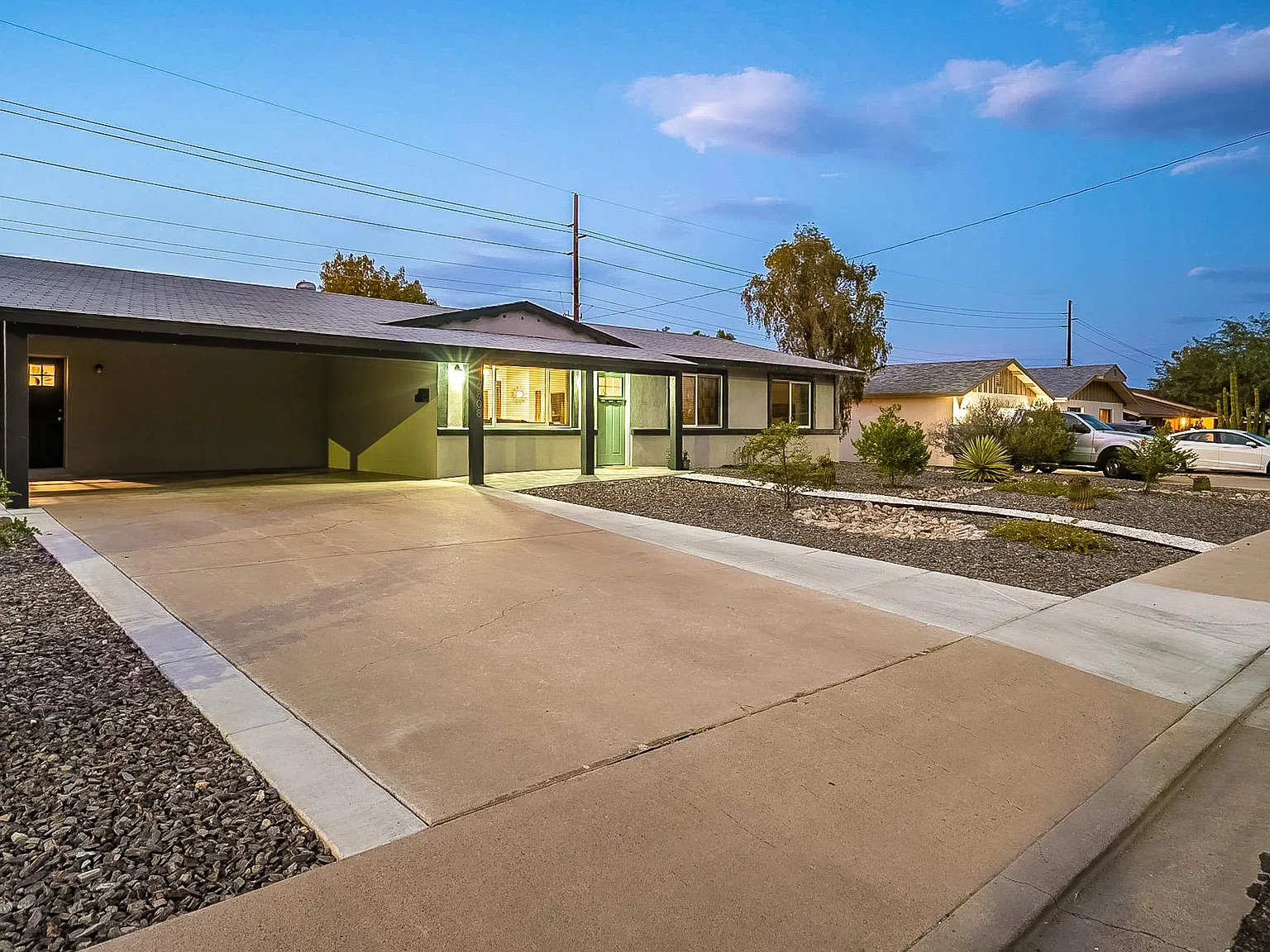 6808 E Oak St — Photo 2