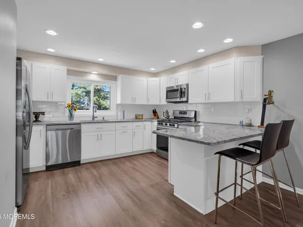 3 White Pine Lane, Brielle, NJ 08730