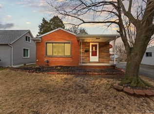 29374 Park St, Roseville, MI