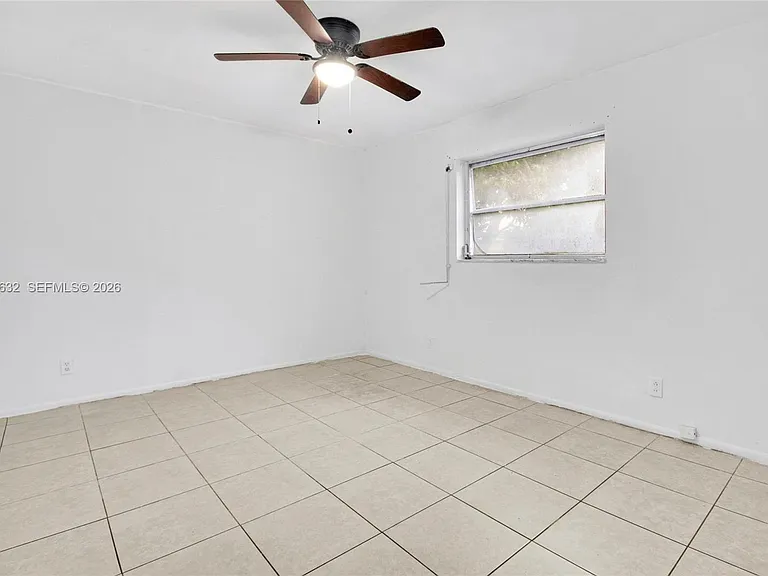 5718 NW 66th Ave — Photo 10