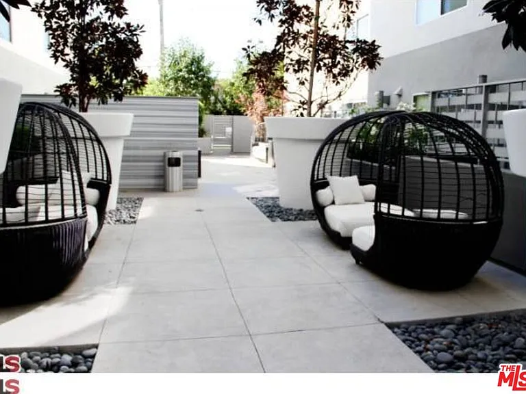1700 Sawtelle Blvd #Penthouse 16 — Photo 1