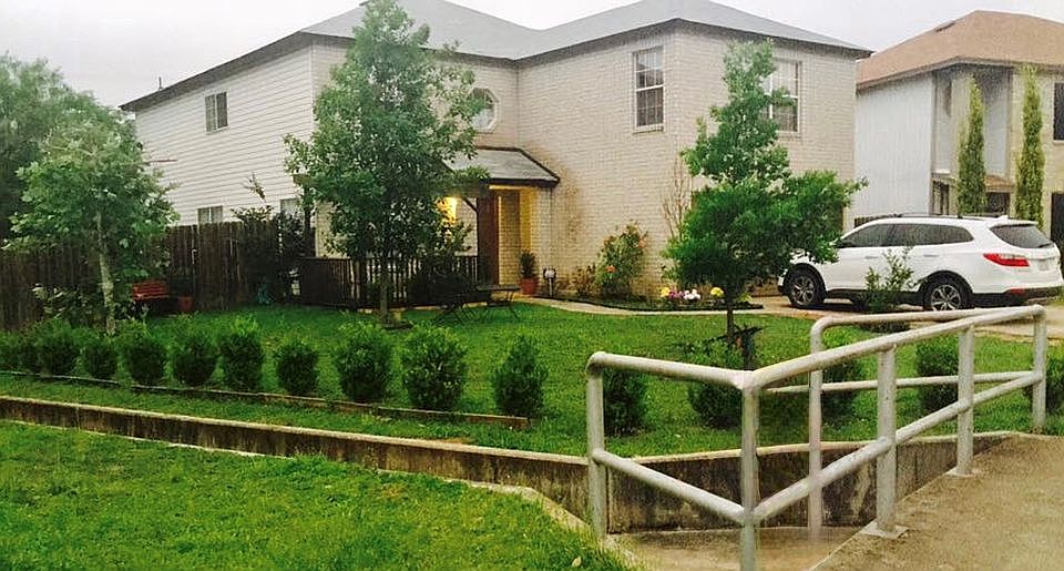 1st image of 303 Benetton Dr