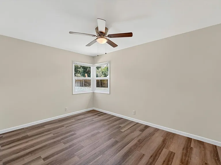 1737 Jacaranda Pl — Photo 17