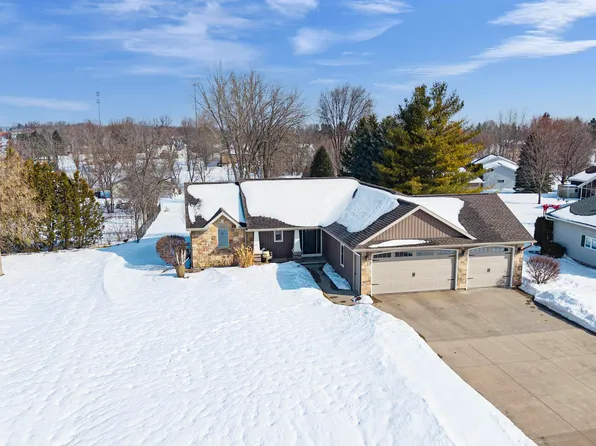 W6860 Sunnyvale Ln, Greenville, WI 54942