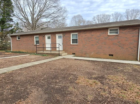 806 3rd Ave SW, Conover, NC 28613