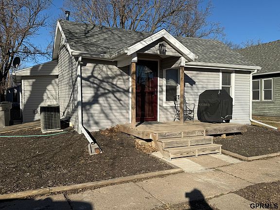 4th image of 909 Fulton Ave