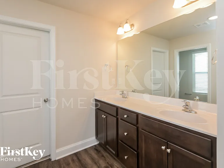5423 Cobblestone Glen Dr — Photo 11