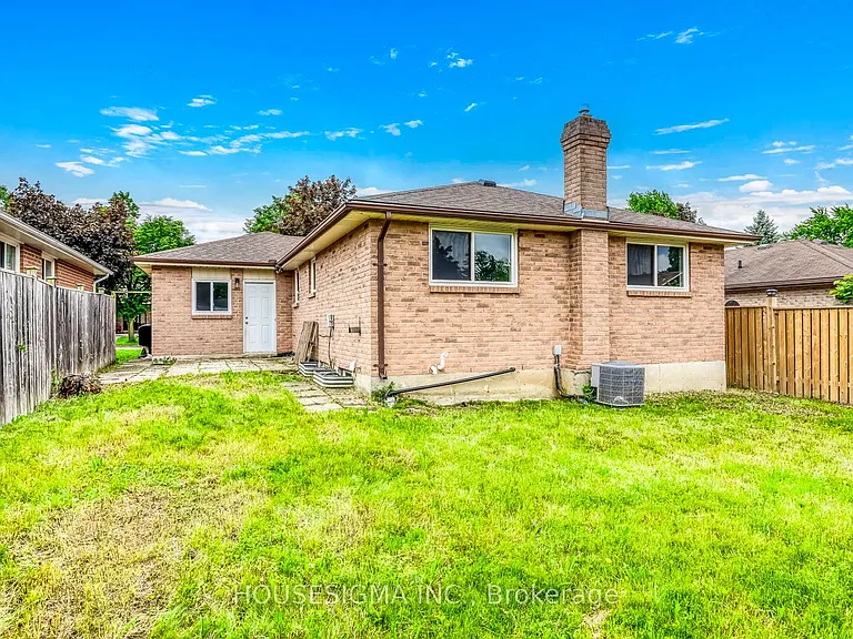 115 Scenic Wood Cres — Photo 44