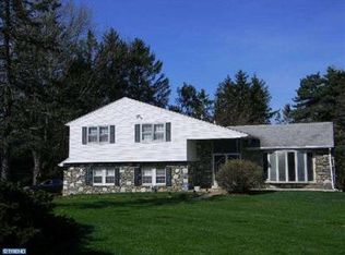 662 Bobwhite Ln, Huntingdon Valley, PA 19006