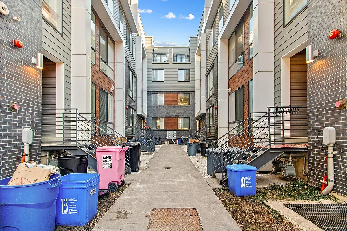 Building Photo - 1647 E Eyre St #5