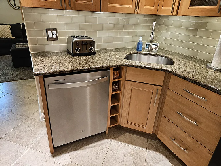 Wine nook, stainless steel dishwasher