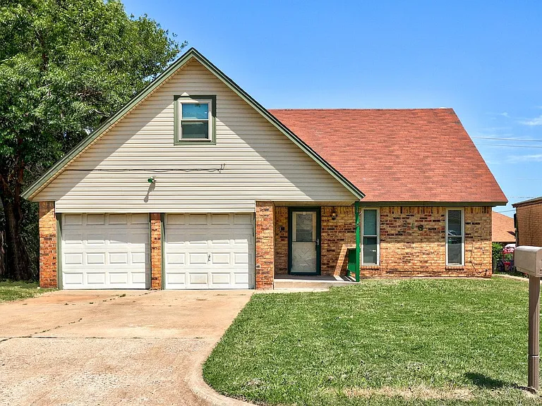 316 S Morgan Dr — Photo 1