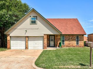316 S Morgan Dr, Moore, OK 73160