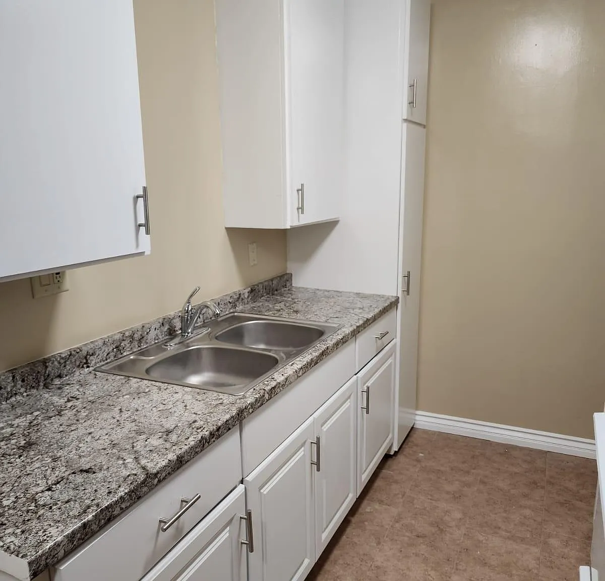 2 bed, 750 sqft, $1,995 — Photo 2