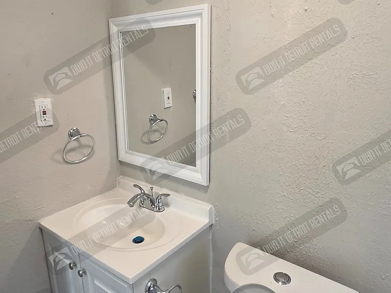 7210 Rivard Ave — Photo 17
