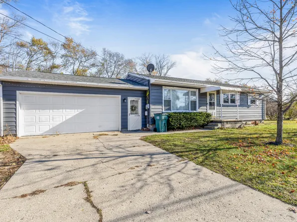 3210 McCracken St, Norton Shores, MI 49441