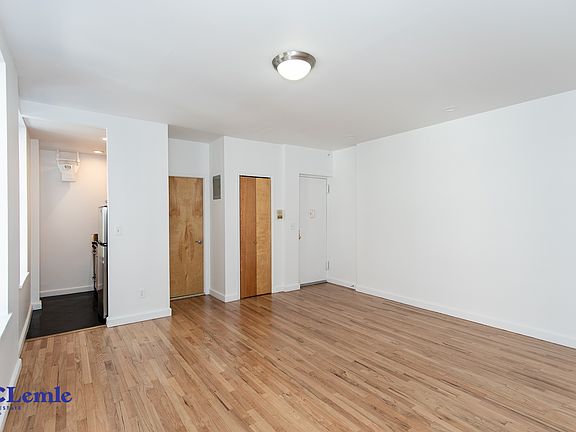 4th image of 1324 Lexington Ave #3RE