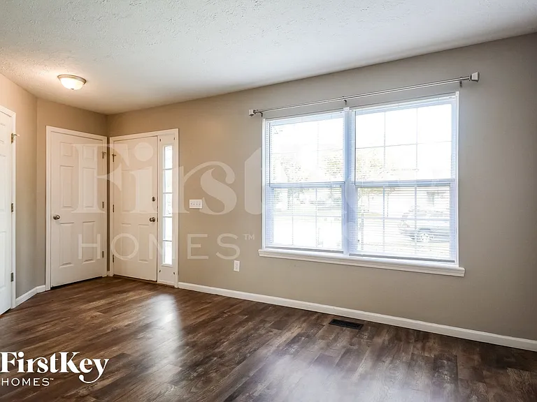 959 Hearthside Dr — Photo 3