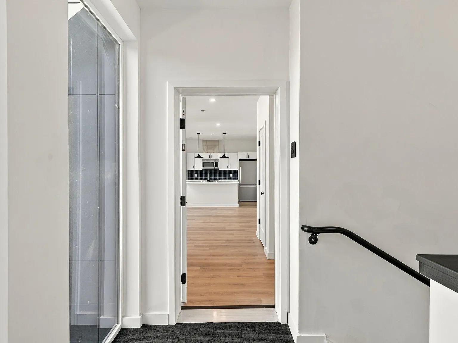 1 bed, 683 sqft, $1,700 — Photo 2