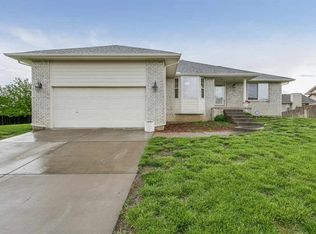 2510 S Greenleaf St, Wichita, KS 67210