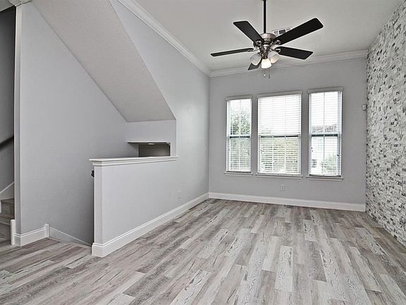 5th image of 869 Taramundi Dr